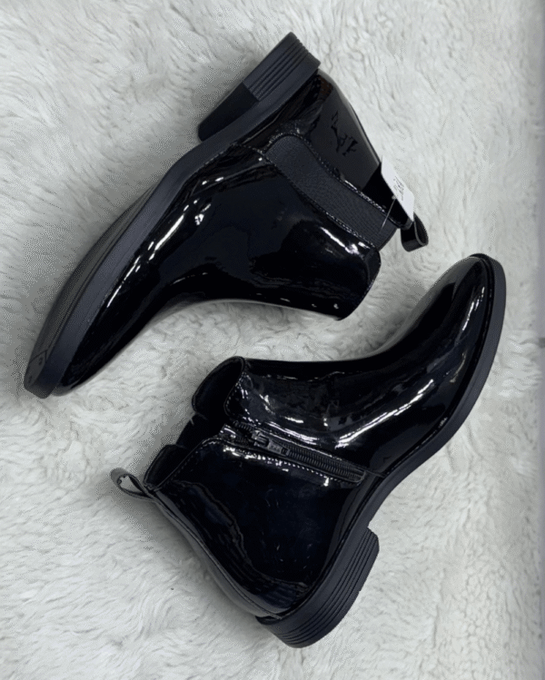 Shop Zara Wrinkle Free Chelsea Boots for Men | First Copy